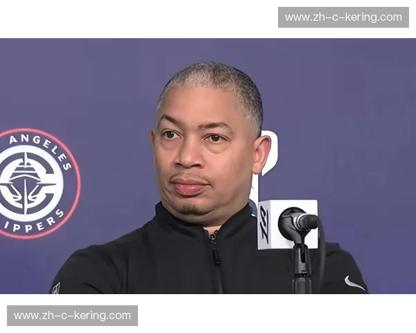 快船泰伦·卢季后赛模式初显 主力轮换时间管理精细 快船泰伦·卢季后赛模式初显 主力轮换时间管理精细